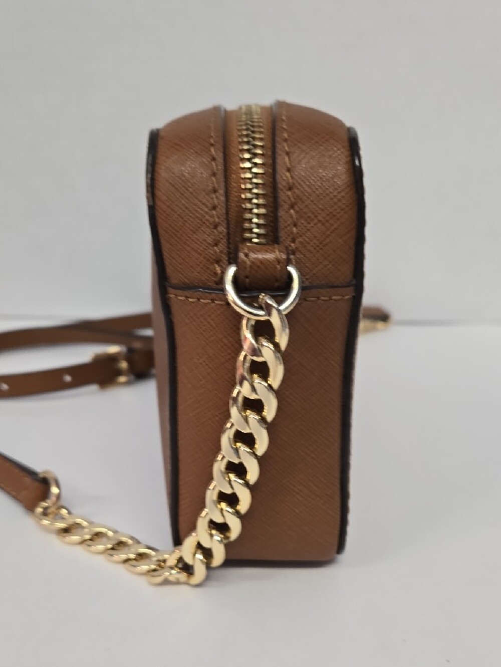 Michael Kors Brown Saffiano Leather Crossbody w/Gold Chain EUC 8.5"x5"x2" - Picture 4 of 14